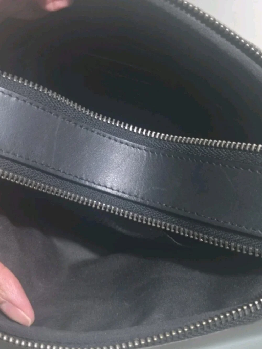 Pre-loved Coach mens/unisex Coach Graham Crossbody,inner and outer pockets